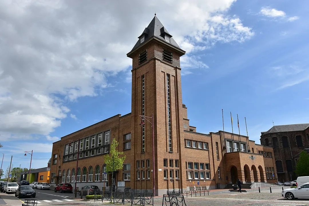 Gemeentehuis Leuze-en-Hainaut 11-05-2021 9-56-33