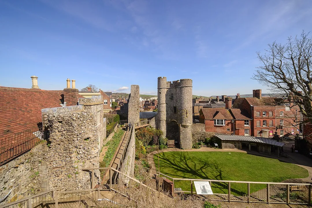 Remains of inner gatehouse (left) and barbican to Lewes Castle (right).
.mw-parser-output .messagebox{margin:4px 0;width:auto;border-collapse:collapse;border:2px solid var(--border-color-progressive,#6485d1);background-color:var(--background-color-neutral-subtle,#fbfcff);color:var(--color-base,#202122);box-sizing:border-box;border-inline-start-width:8px}.mw-parser-output .messagebox.mbox-small{font-size:88%;line-height:1.25em}.mw-parser-output .mbox-warning,.mw-parser-output .mbox-speedy{border:2px solid var(--border-color-error,#b22222);background:var(--background-color-error-subtle,#ffdbdb);border-inline-start-width:8px}.mw-parser-output .mbox-serious,.mw-parser-output .mbox-delete,.mw-parser-output .mbox-stop{border:2px solid var(--border-color-error,#b22222);border-inline-start-width:8px}.mw-parser-output .mbox-issue,.mw-parser-output .mbox-content{border:2px solid #f28500;background:var(--background-color-warning-subtle,#ffe);border-inline-start-width:8px}.mw-parser-output .mbox-query,.mw-parser-output .mbox-style{border:2px solid #f4c430;background:var(--background-color-warning-subtle,#ffe);border-inline-start-width:8px}.mw-parser-output .mbox-shit{border:2px solid #960;border-inline-start-width:8px}.mw-parser-output .mbox-license{border:2px solid #88a;border-inline-start-width:initial}.mw-parser-output .mbox-legal{border:2px solid var(--border-color-notice,#666);background:var(--background-color-base,#fff);border-inline-start-width:8px}.mw-parser-output .mbox-honor{border:2px solid #ca3;background:var(--background-color-warning-subtle,#fcf4db);border-inline-start-width:8px}.mw-parser-output .mbox-growth{border:2px solid #8d4;background:var(--background-color-success-subtle,#d5fdf4);border-inline-start-width:8px}.mw-parser-output .mbox-move{border:2px solid #93c;border-inline-start-width:8px}.mw-parser-output .mbox-protection,.mw-parser-output .mbox-message{border:2px solid var(--border-color-base,#aaa);border-inline-start-width:8px}.mw-parser-output .messagebox .mbox-text{border:none;padding:0.25em 0.9em;width:100%}.mw-parser-output .messagebox .mbox-image{border:none;padding-top:2px;padding-bottom:2px;padding-inline-start:0.9em;padding-inline-end:0;text-align:center}.mw-parser-output .messagebox .mbox-imageright{border:none;padding-top:2px;padding-bottom:2px;padding-inline-start:0;padding-inline-end:0.9em;text-align:center}.mw-parser-output .messagebox .mbox-empty-cell{border:none;padding:0;width:1px}.mw-parser-output .messagebox .mbox-invalid-type{text-align:center}@media(min-width:720px){.mw-parser-output .messagebox{margin:4px 10%}.mw-parser-output .messagebox.mbox-small{clear:right;float:right;margin:4px 0 4px 1em;width:238px}}body.skin--responsive .mw-parser-output table.messagebox img{max-width:none!important}Wikidata has entry Barbican To Lewes Castle And Walls To South (Q17534679) with data related to this item.