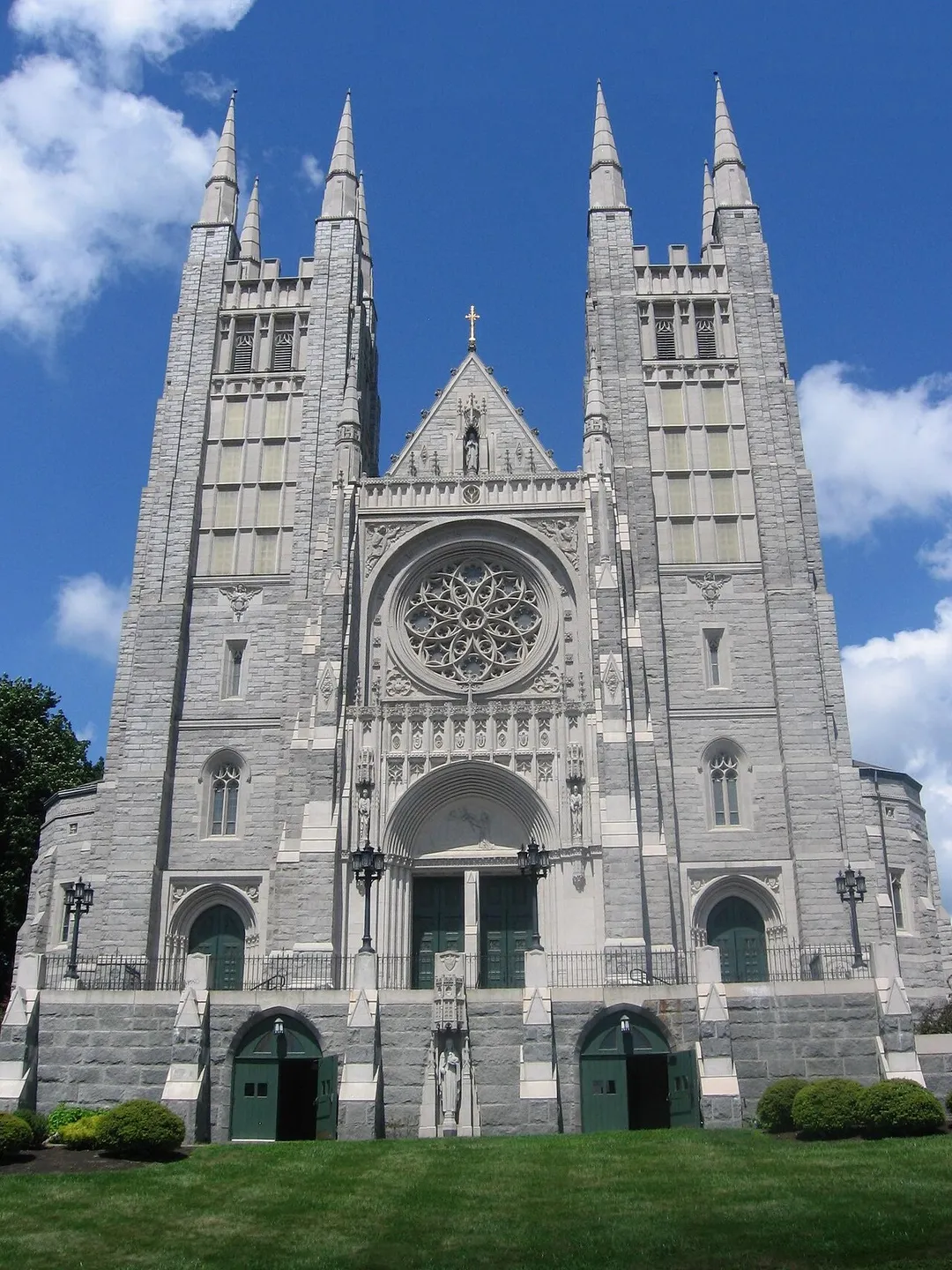 Basilique Saint-Pierre et Saint-Paul à Lewiston, Maine