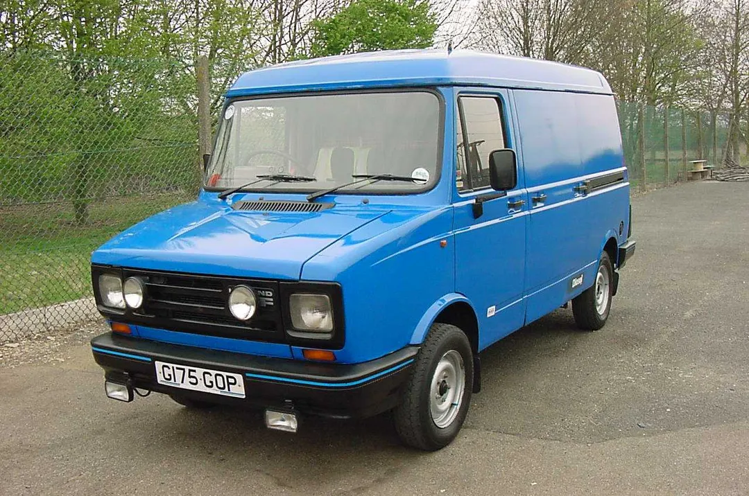 1990 Leyland DAF 200 2.2T panel van. 2.0 litre Perkins Prima normally aspirated direct injection diesel engine with two stage injectors