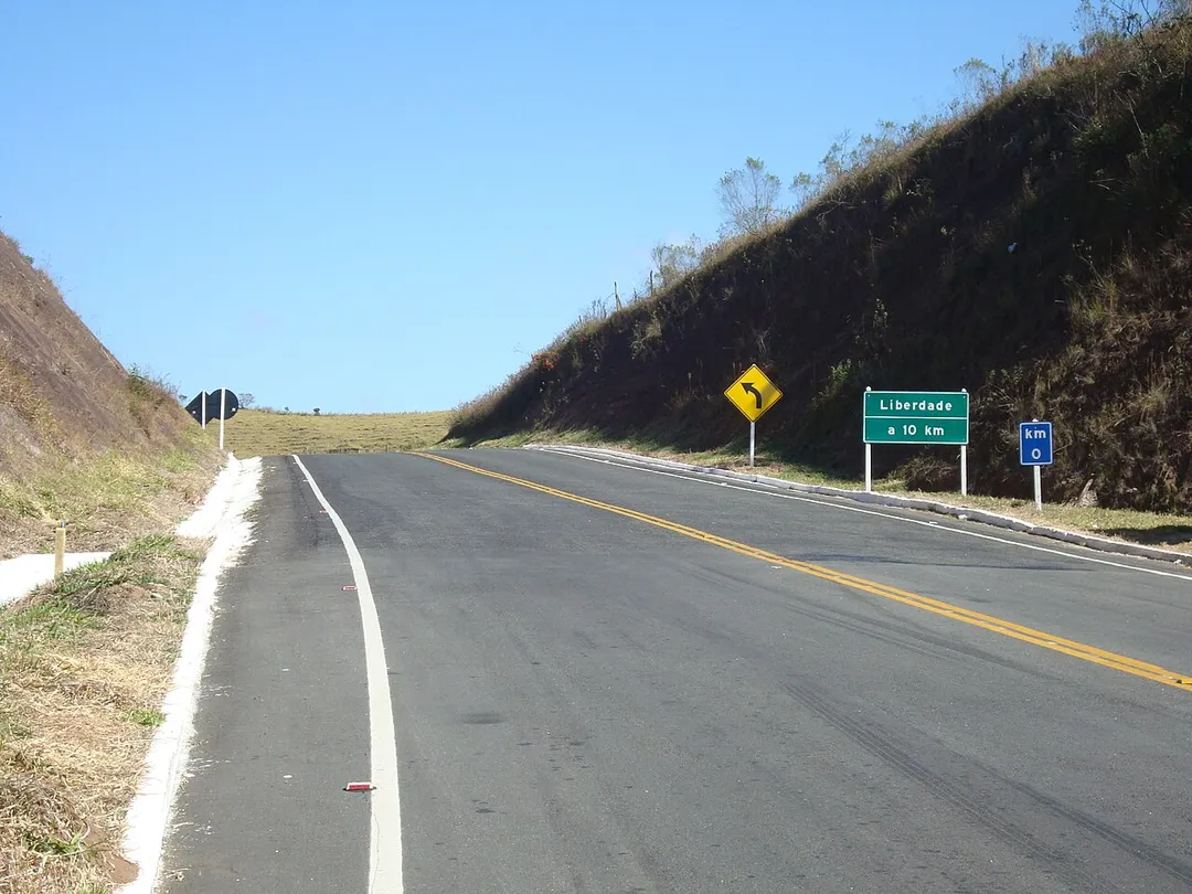 Road AMG-3040 in Liberdade, Minas Gerais, Brazil