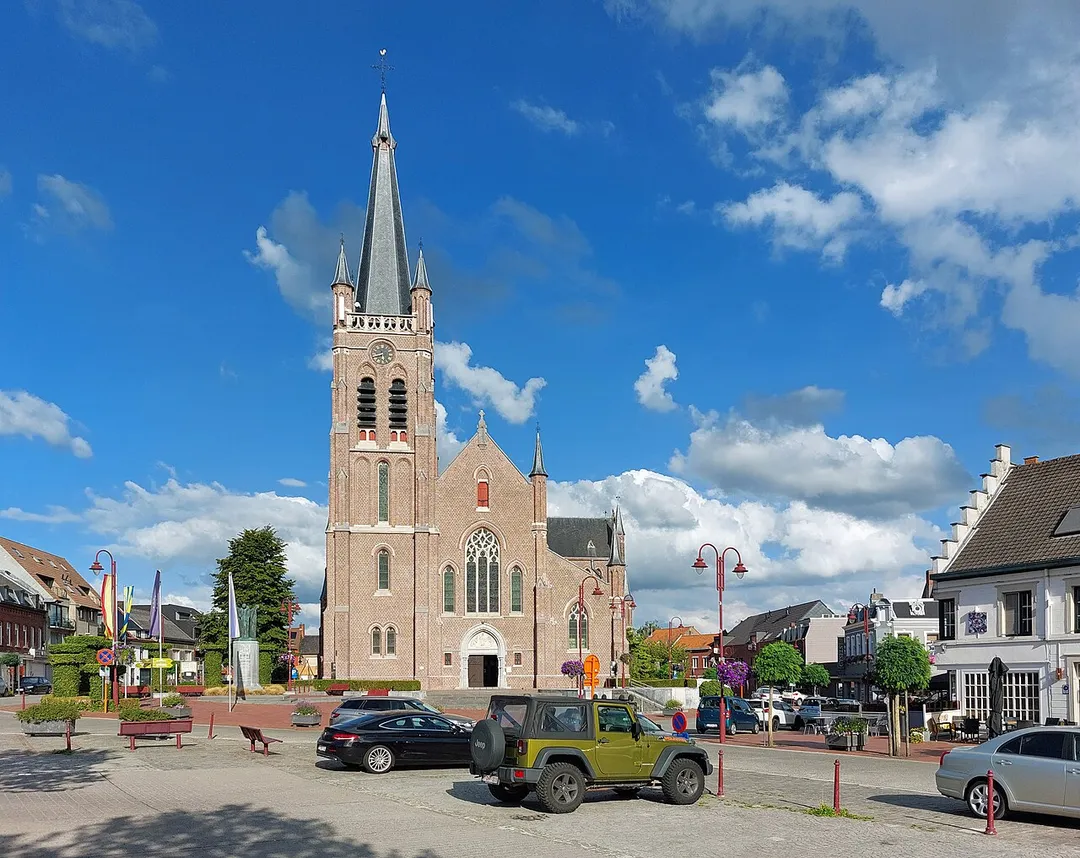 Lichtervelde (province of West Flanders, Belgium): Market Place and Saint James parish church