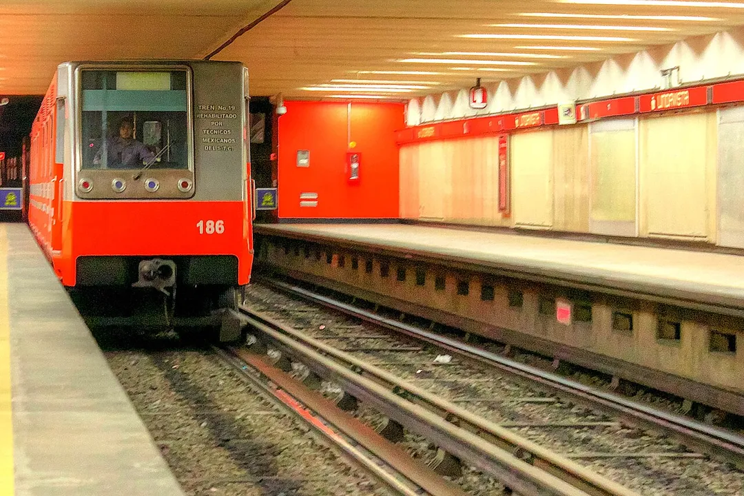 500px provided description: The wheels of Mexico

Year 2015 [#hdr ,#city ,#color ,#travel ,#light ,#train ,#underground ,#subway ,#station ,#photography ,#metro ,#suburban ,#suburbano ,#2015]