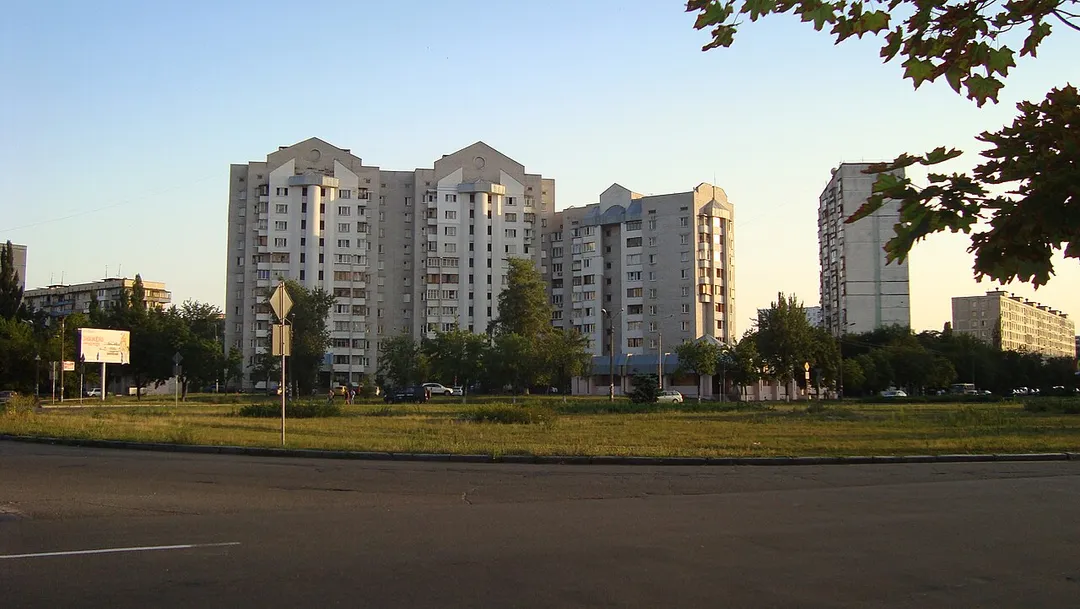 Volhogradska Square, Lisovyi masuv, Kyiv