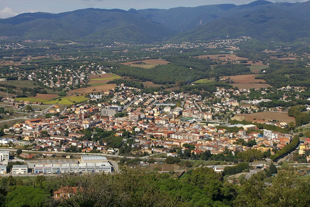 Vista general de Llinars del Vallès des del castell de Llinars