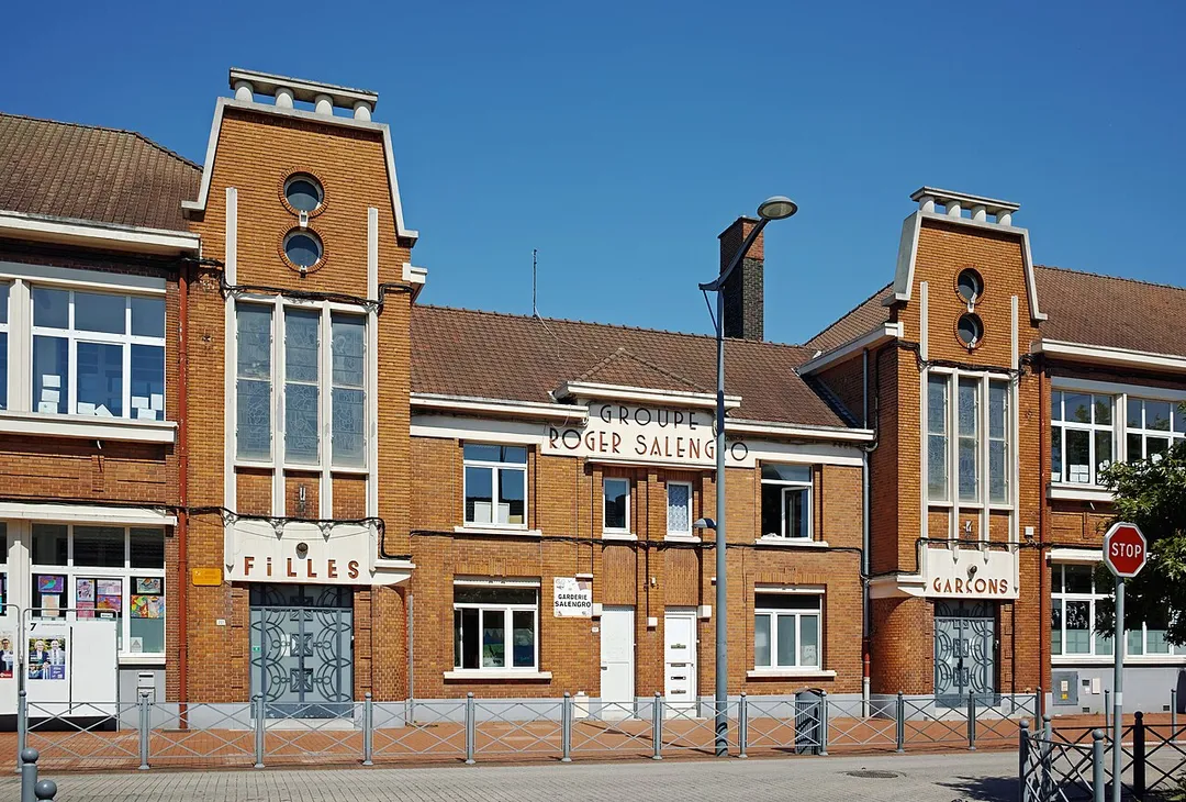 Entrance of the Roger Salengro school, Avenue Arthur Notebart 257 &amp; 259, Lomme.