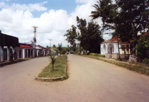 Photo by J. Patrick Fischer

Main road of Lospalos/Timor-Leste on 24th June 2002.