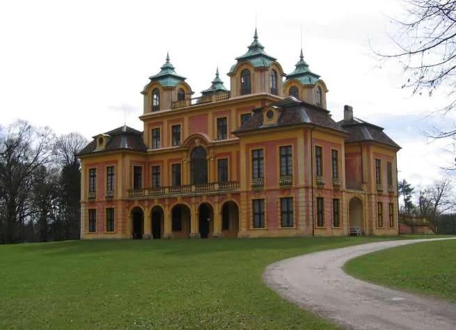 Ludwigsburg, Jagdschloss Favorite, vom Park aus gesehen
Fotografiert von Mussklprozz am 2004-03-20

GNU-FDL