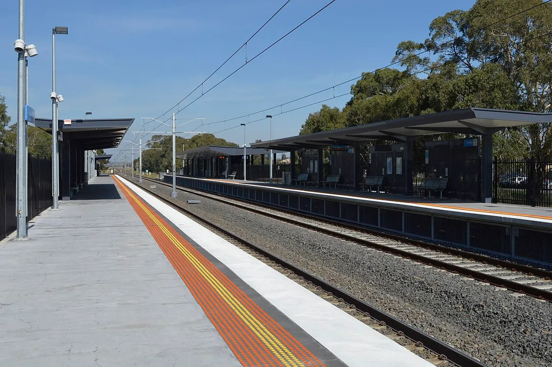Station overview. Looking towards Cranbourne.