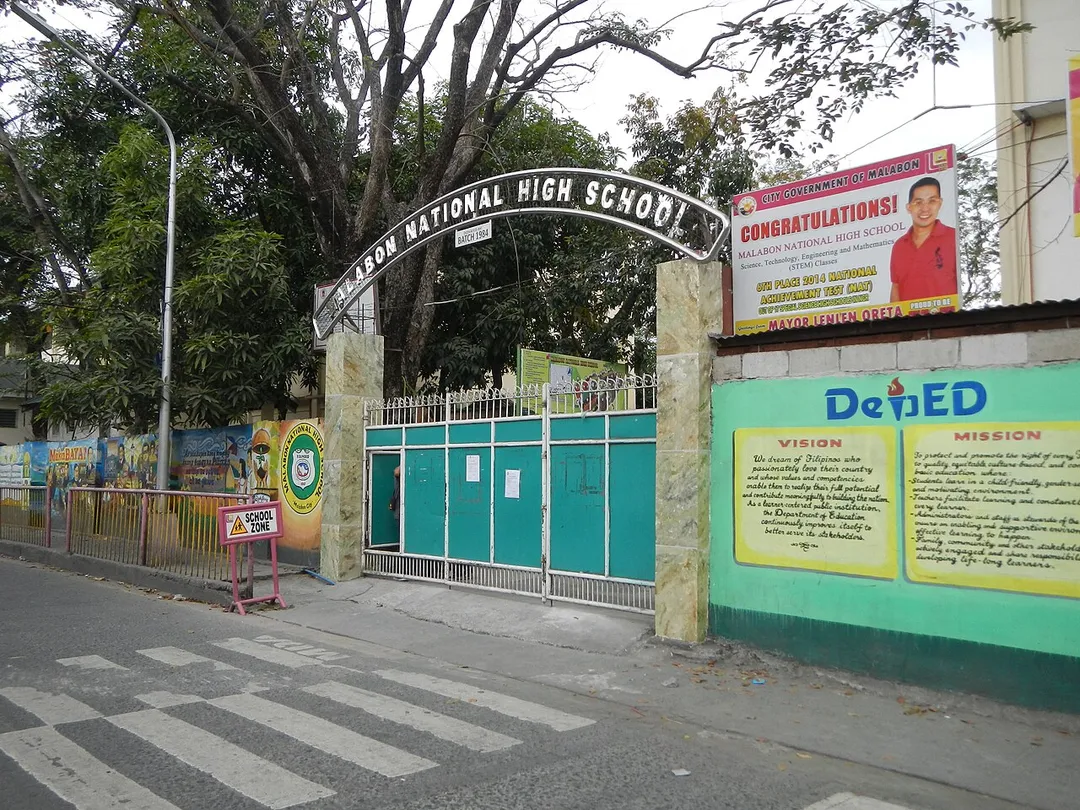 Malabon Elementary School  Malabon National High School Latitude: 14°40'37.32" Longitude: 120°56'30.9" near Barangay Hall Complex Compound Offices, Centro Proper in Barangay 
Hulong Duhat, Malabon City also known as Gasak.
