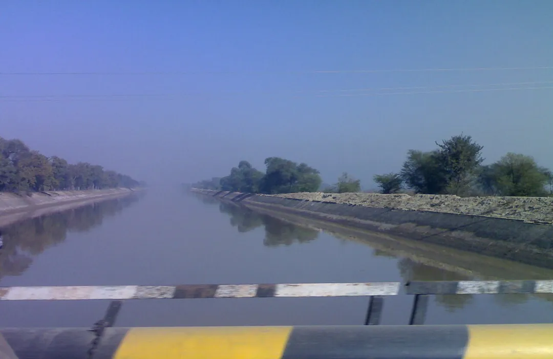 It is taken by me user:Shemaroo (Sivender Singh,email:Sivendersingh@gmail.Com).In this image you can see Rajasthan canal in Punjab.This photo is taken on Giddarbaha-Malout road near village Fakarsar. Shemaroo (talk) 02:24, 23 January 2011 (UTC)