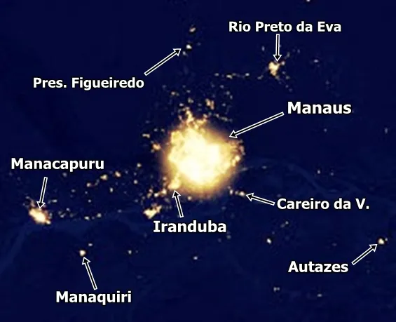 Imagem de satélite das luzes noturnas de cidades próximas à  Manaus.