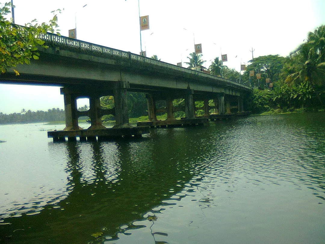 Murinjapuzha bridge on kaitha puzha kayal lake
