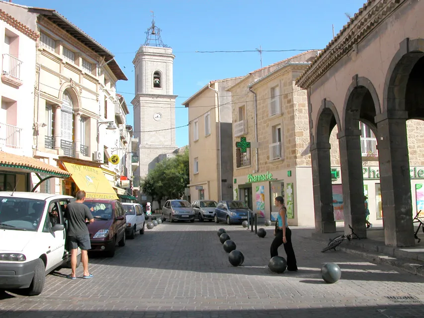 Vue du village de Marseillan. Août 2006.