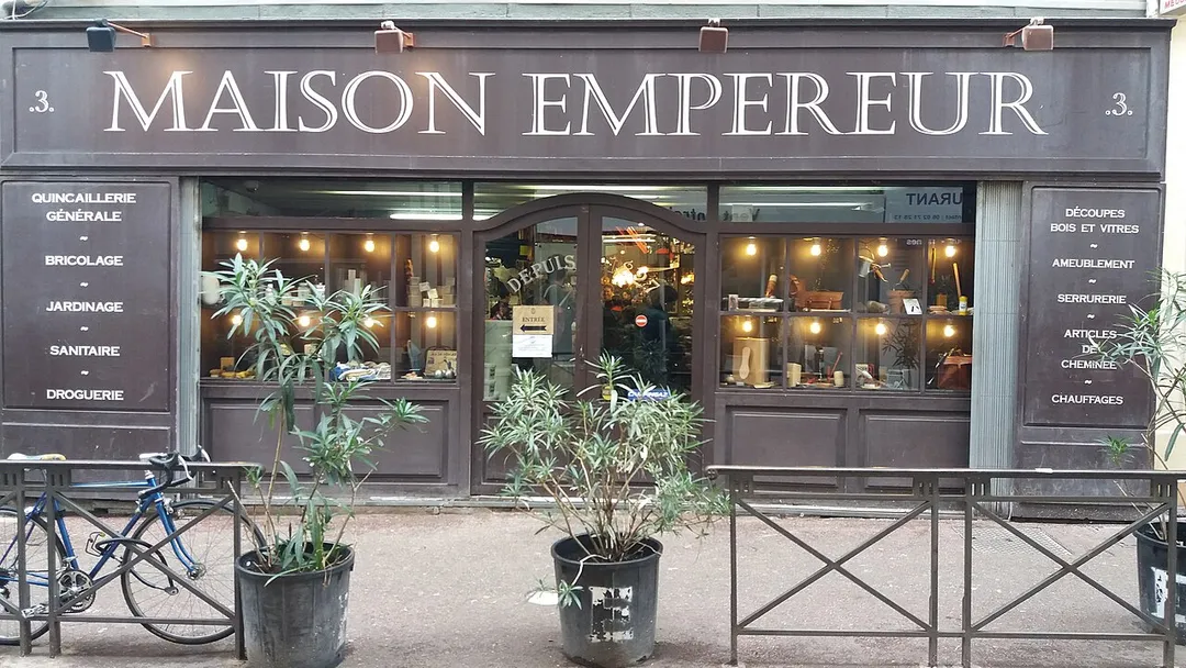 Maison Empereur, la plus vieille quincaillerie de France, située 3 rue d'Aubagne et 4 rue des Récolettes, à Marseille (Bouches-du-Rhône, France)