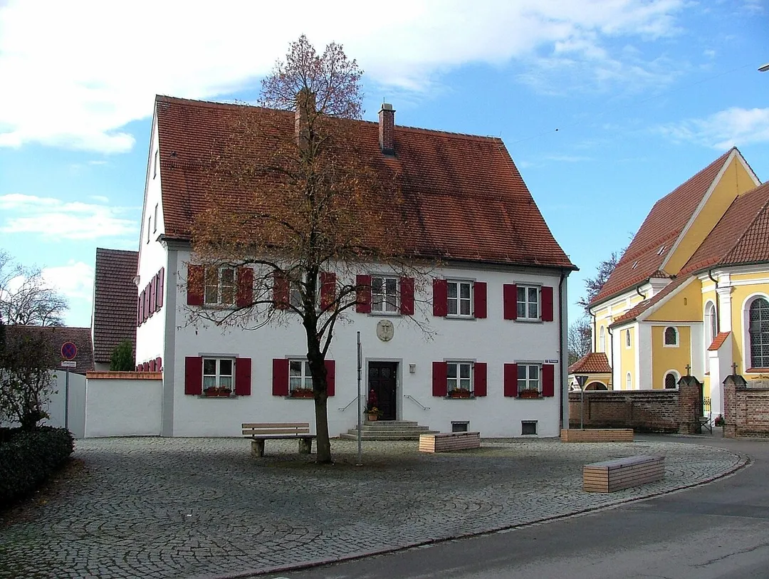 Mauerstetten, Pfarrhaus (1744).