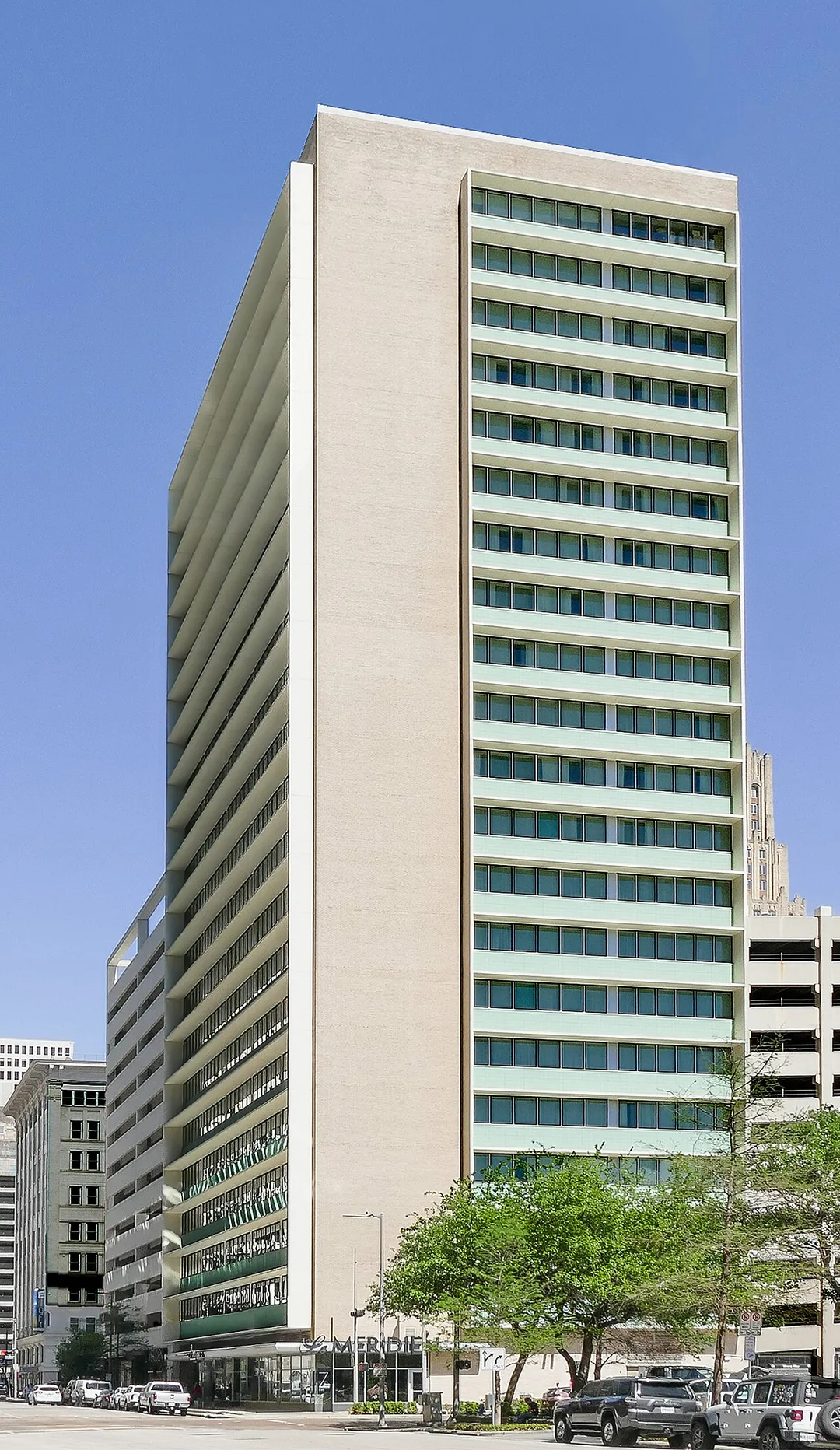 The Melrose building is important as Houston's first Modern skyscraper
The practical as well as aesthetic use of the concrete eyebrows as sunshades and the customizable, open, loft style office space illustrated a focus on the individual needs of tenants.