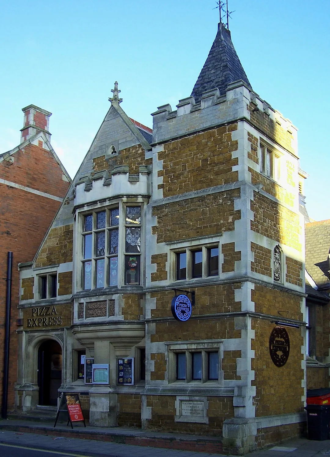 The Coles Hall. Now a pizza place with coleslaw.