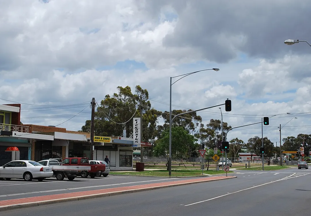 Shops at en:Melton South, Victoria