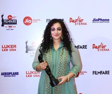 Nitya menen at Film fare awards south