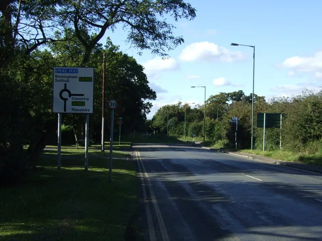B4104 leaving Meriden