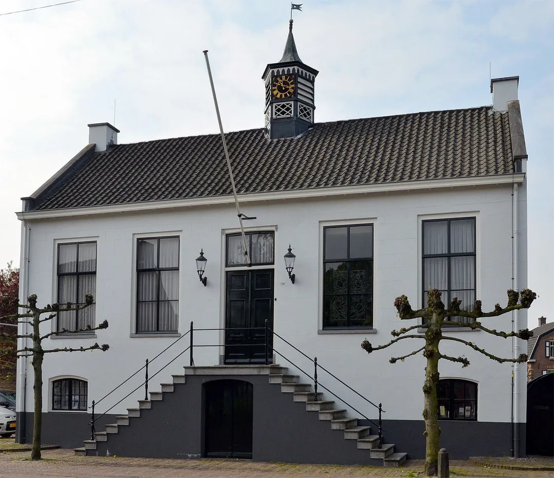 Rijksmonument te Mierlo, Nederland.

Voormalig raadhuis, Dorpsstraat 134, Mierlo