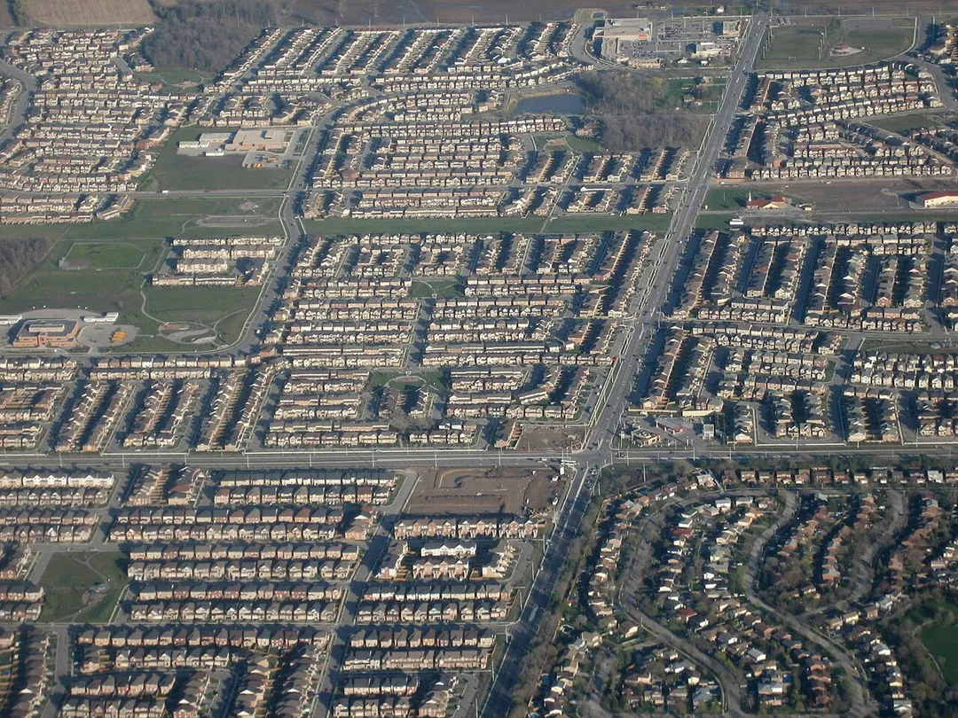 Suburban developments in w:Milton, Ontario