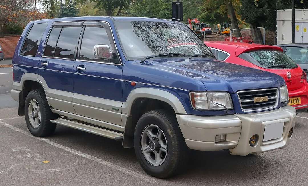 1999 Isuzu Bighorn 3.5 Front Taken in Leamington Spa