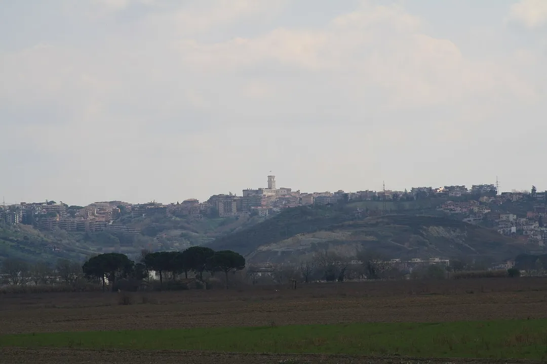 Monterotondo seen from motorway exit Castelnuovo di Porto