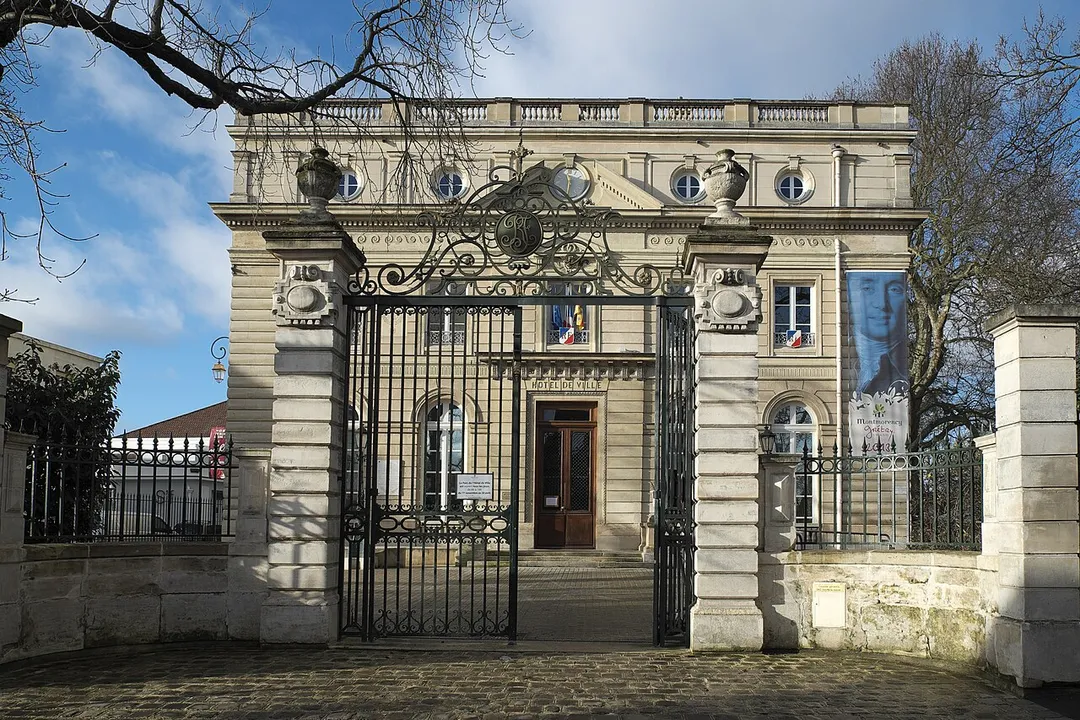 Rathaus (Hôtel de Ville) in Montmorency im Département Val d'Oise (Île-de-France/Frankreich)