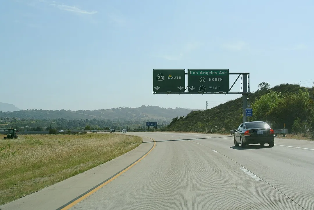 California SR 118 seen towards south just before the intersection with SR 23 in Moorpark