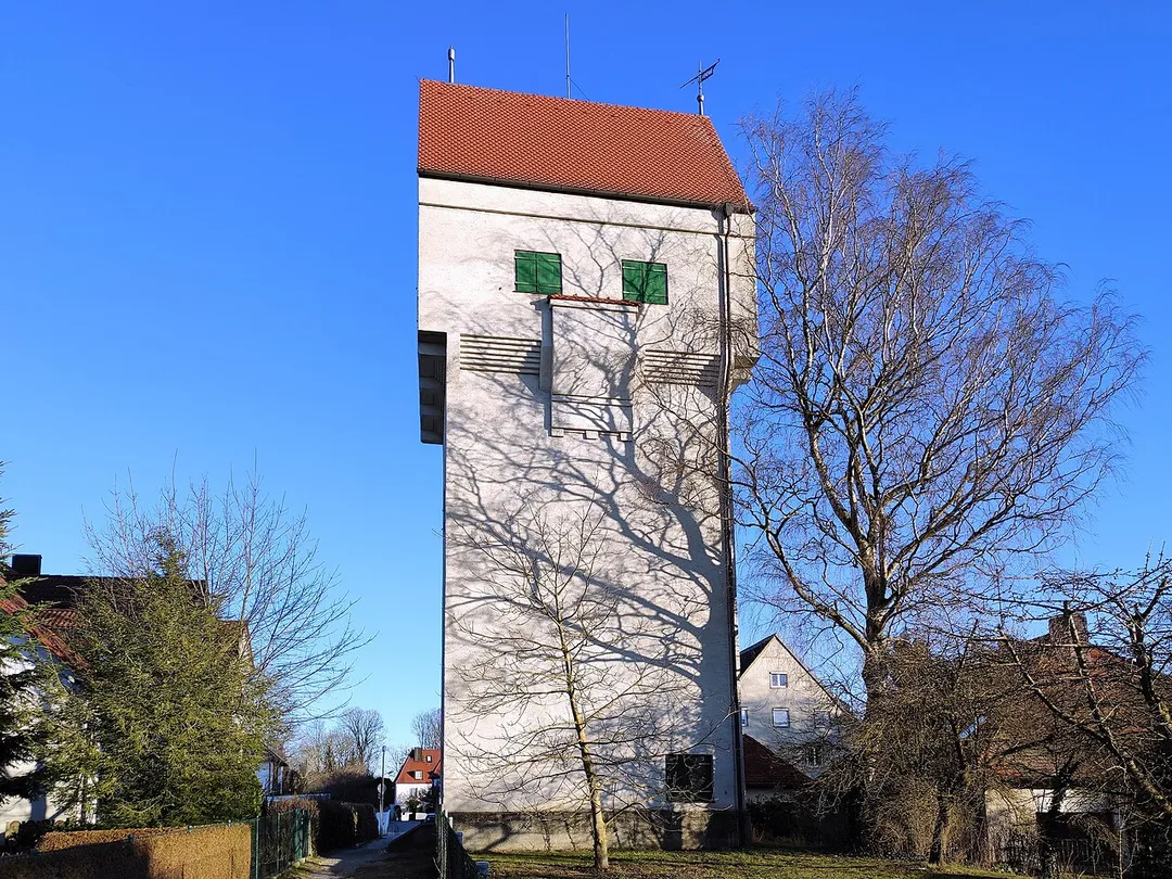 Der Wasserturm in Moosburg an der Isar, einer Stadt im oberbayerischen Landkreis Freising, wurde in den Jahren 1910/11 errichtet.