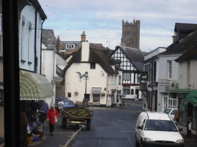 Moretonhampstead town centre. Driving down the main street of this bustling town.
