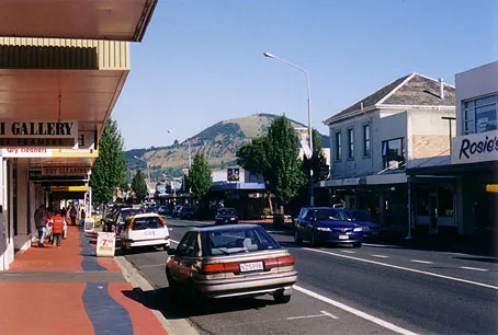 Mosgiel, New Zealand (photo by James Dignan, March 2005)