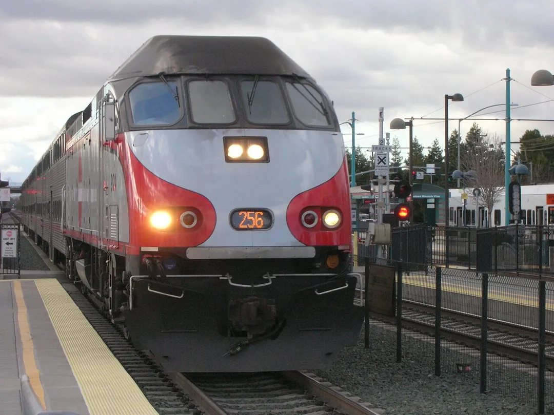 Southbound Caltrain entering Moutain View Station