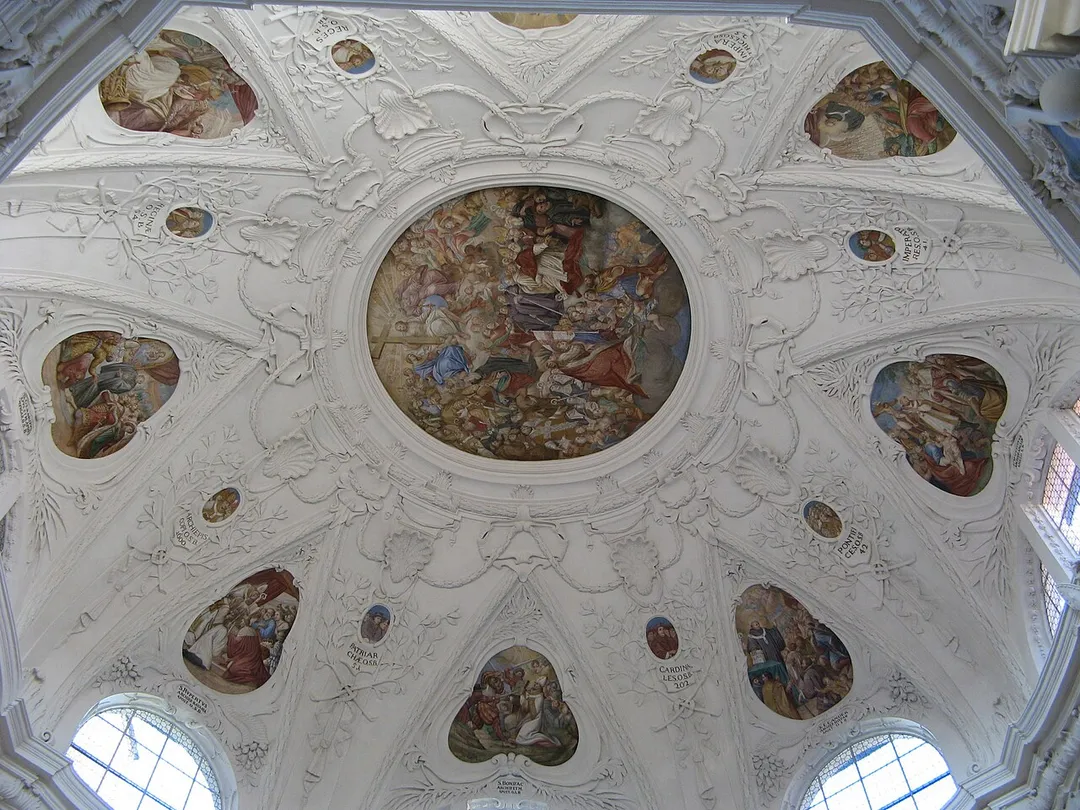 Fresken an der Kuppeldecke der Klosterkirche Muri