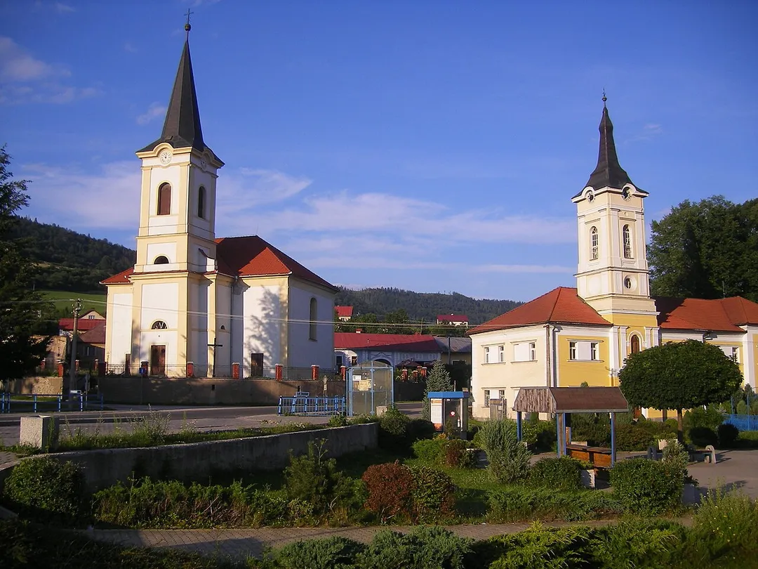 Nálepkovo - catholic church and town hall