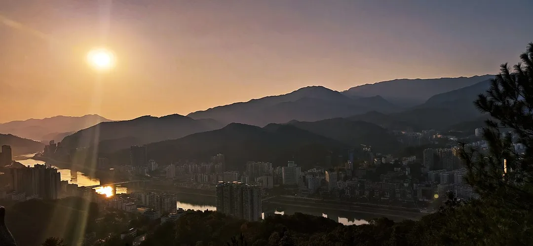 This photo is taken at Mount Jiufeng.