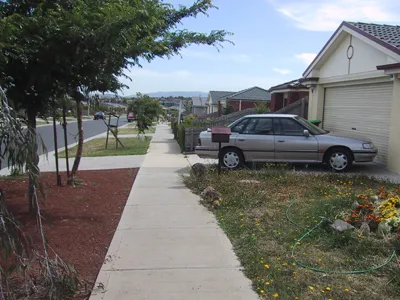 An Australian housing estate after construction in 2006. This estate is in Narre Warren, Victoria. 400px x 300px