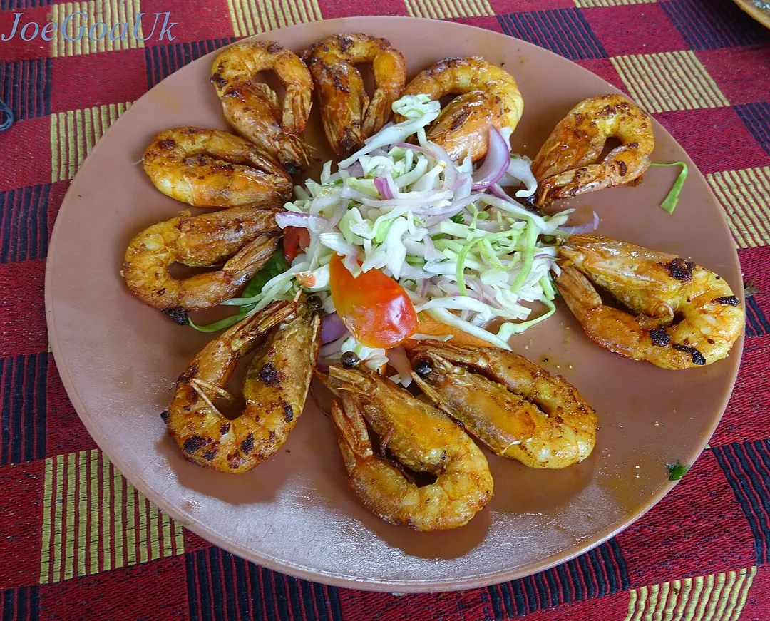 Lake View Restaurant
Navelim towards Telaulim
No meals or rice items served
Rs. 200