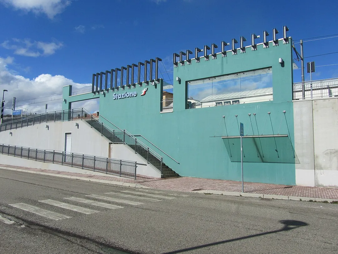 La stazione di Nepezzano-Piano d'Accio, provincia di Teramo.
