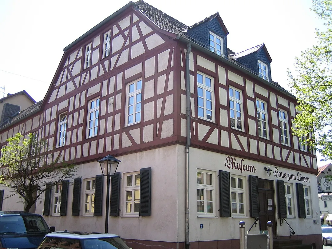 “Haus zum Löwen” in Neu-Isenburg, Germany. Built in 1702, it was one of the first buildings of Neu-Isenburg. A tavern (Au lion d´Or) until 1918, it´s now the museum of local history.