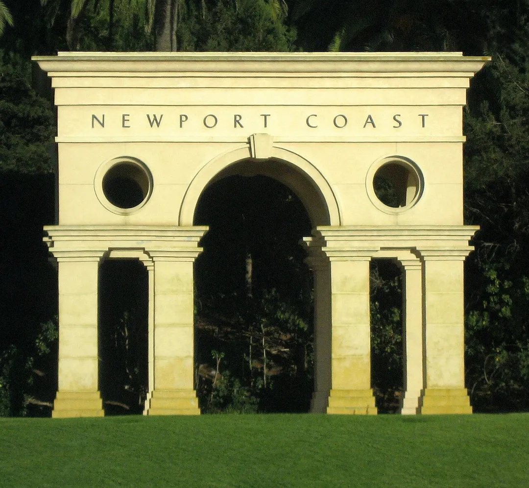 Newport Coast arch off of the Pacific Coast Highway.