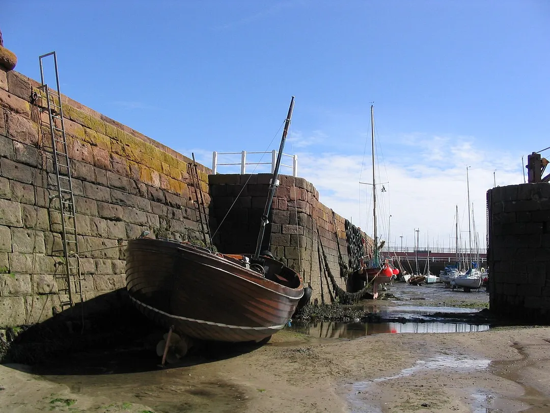 North Berwick harbour at low tide. Photograph taken by me, Martin Taylor, July 2004.