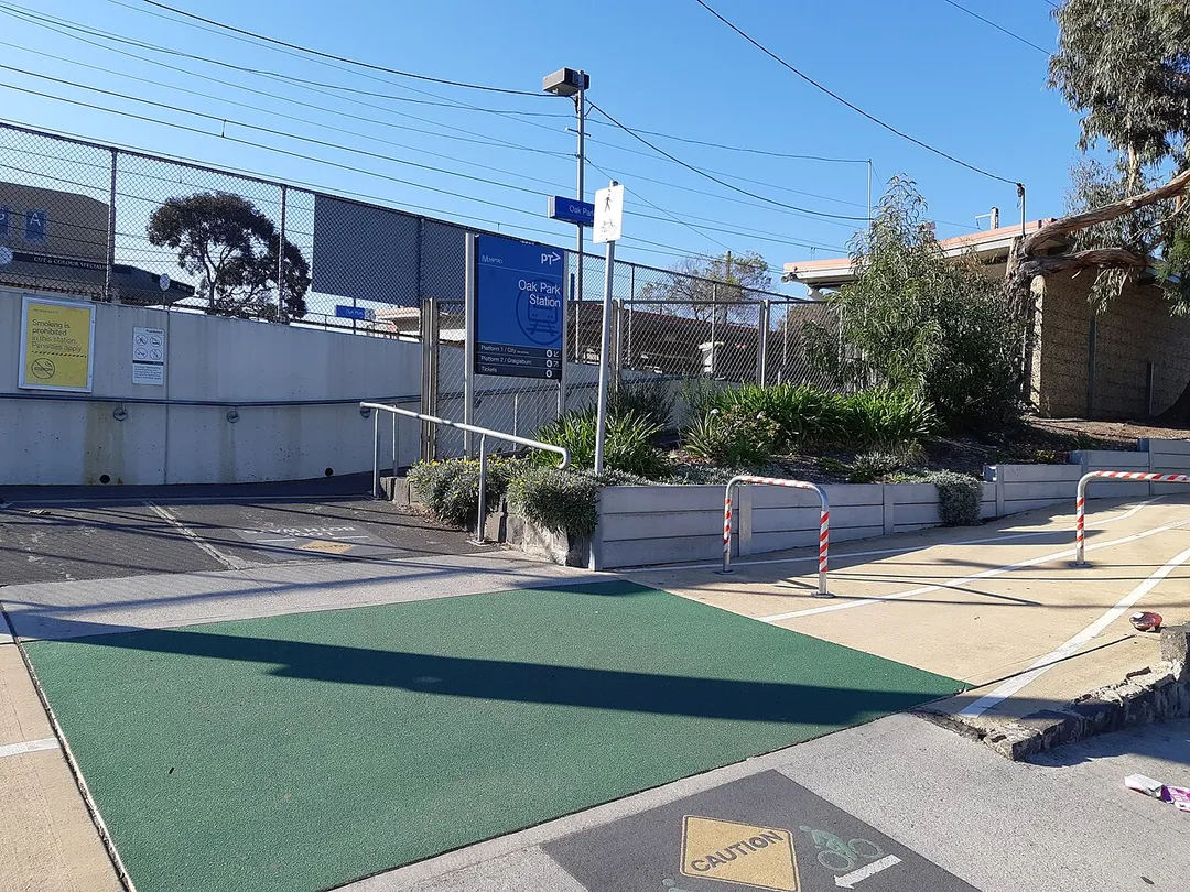 Stasiun Oak Park di Melbourne