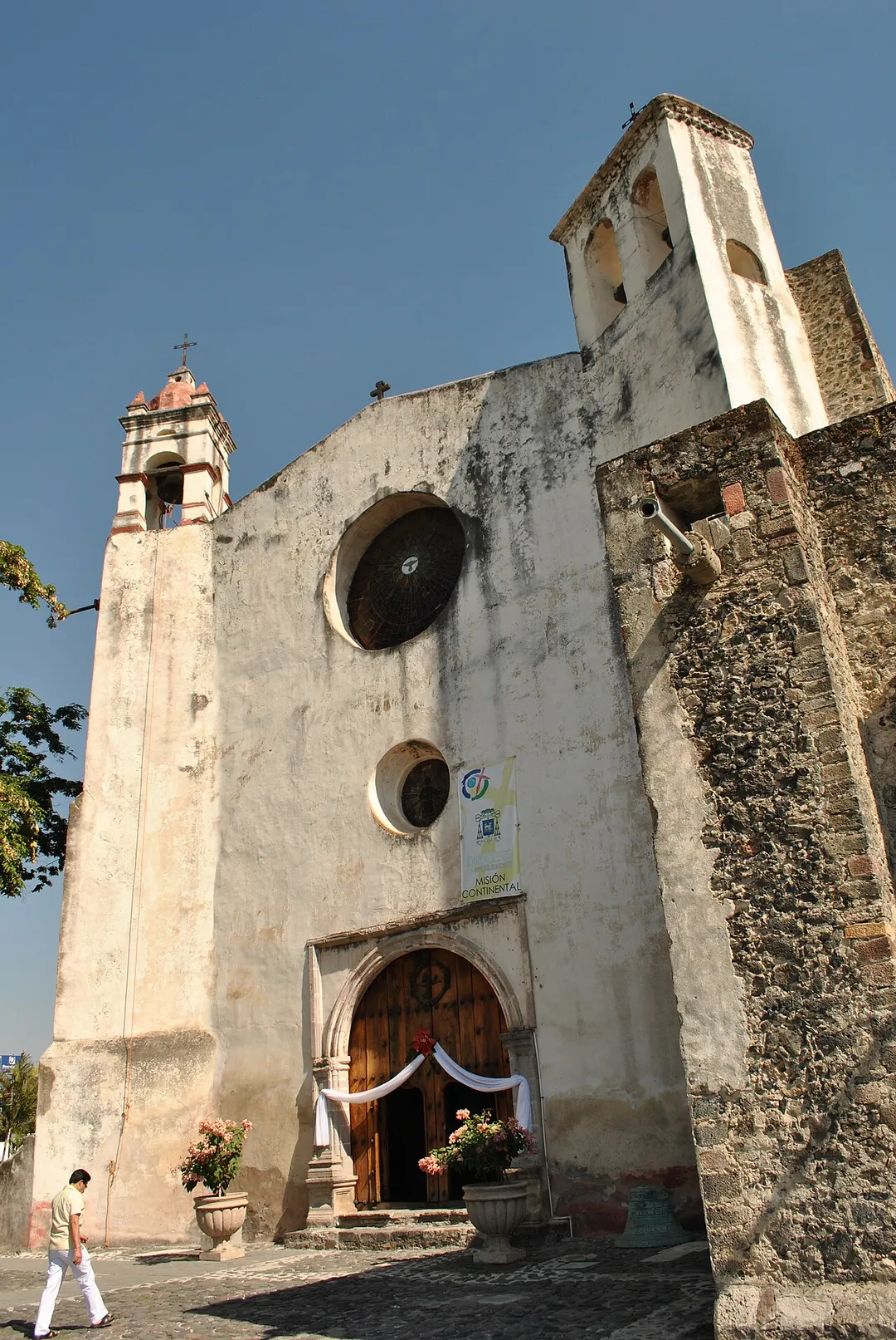 Portada del Ex Convento de Santo Domingo de Guzmán, Oaxtepec, Morelos.