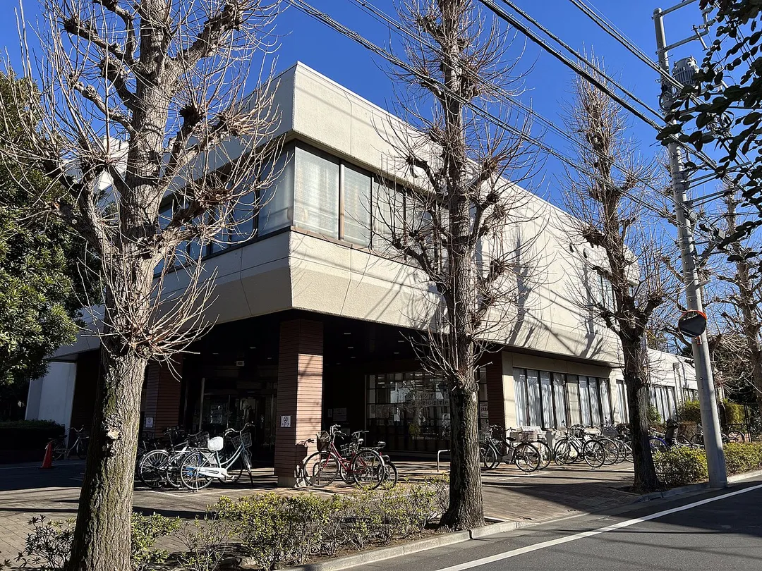 練馬区立大泉図書館 (東京都練馬区大泉学園町2-21-17)