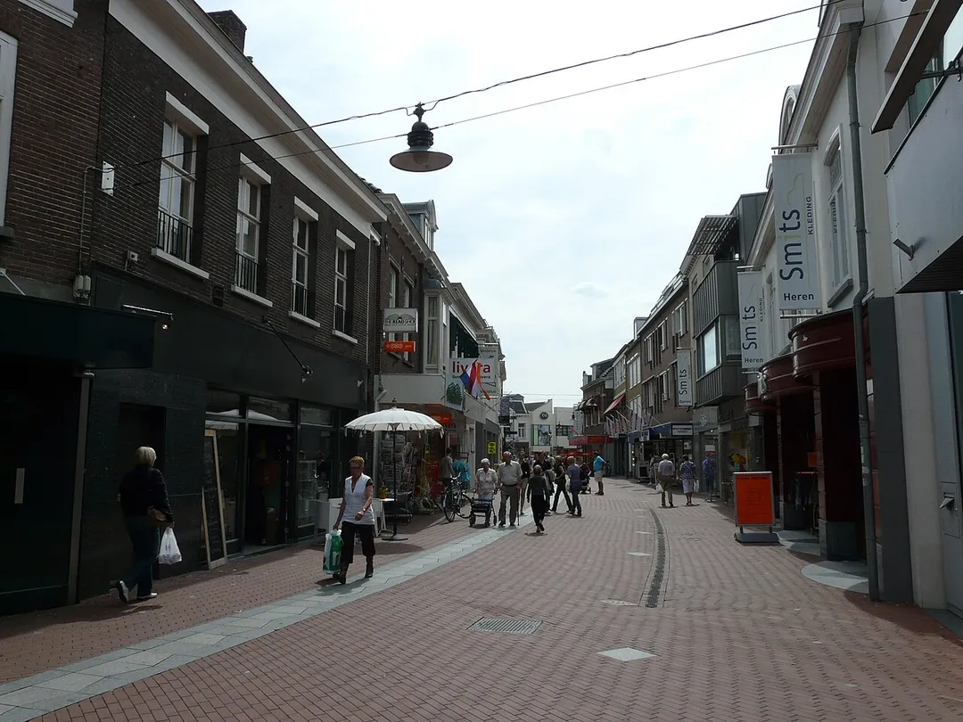 Zicht op een deel van de Kerkstraat in het centrum van Oosterhout