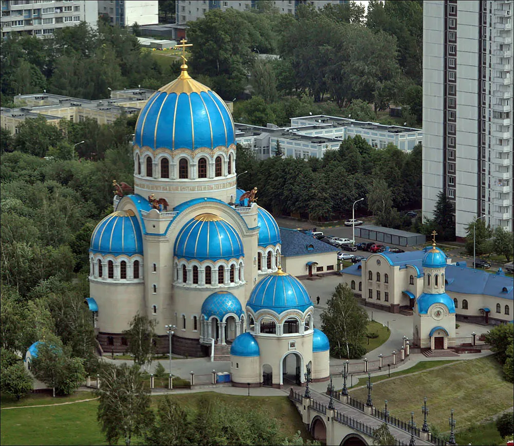 Храмовый комплекс Патриаршего Подворья Живоначальной Троицы в Орехове-Борисове, Москва