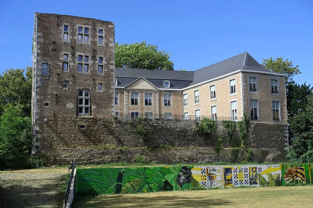 Kasteel van Oupeye met Donjon